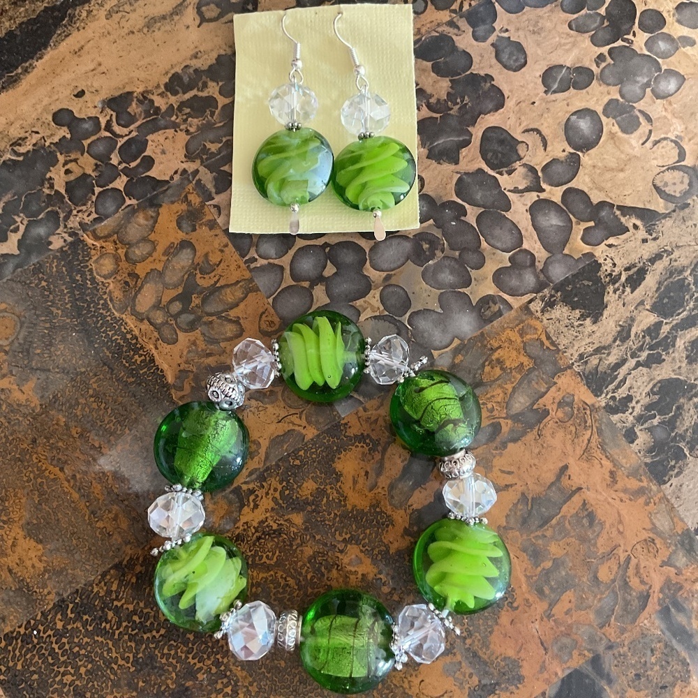 NWOT Hand blown hand made green glass Jewelry's Set